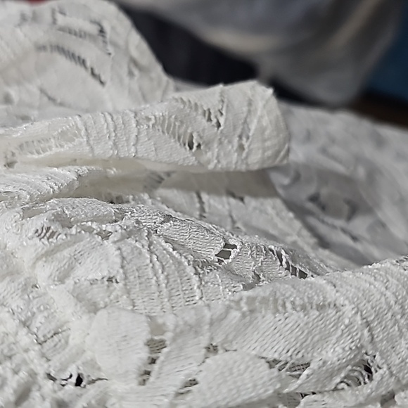 Asymmetric White Blouse - Picture 2 of 3